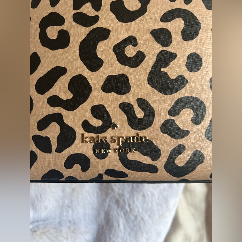 Kate spade New York purse.